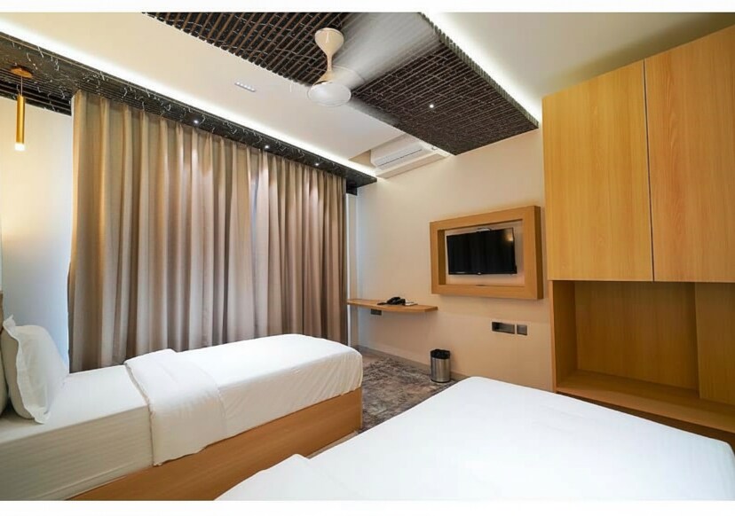 Raayara Suite - Tap to explore photos