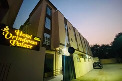 Hotel Vrindavan Palace