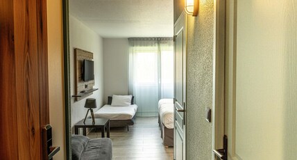 Hotel ibis Styles Marennes Oleron in Marennes-Hiers-Brouage Room Type - Standard room with 1 double bed and 2 sofas Hotel ibis Styles Marennes Oleron in Marennes-Hiers-Brouage Room Type - Standard room with 1 double bed and 2 sofas