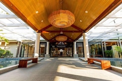 Novotel Twin Waters Resort