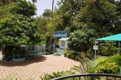 Hotel Ambika Palace
