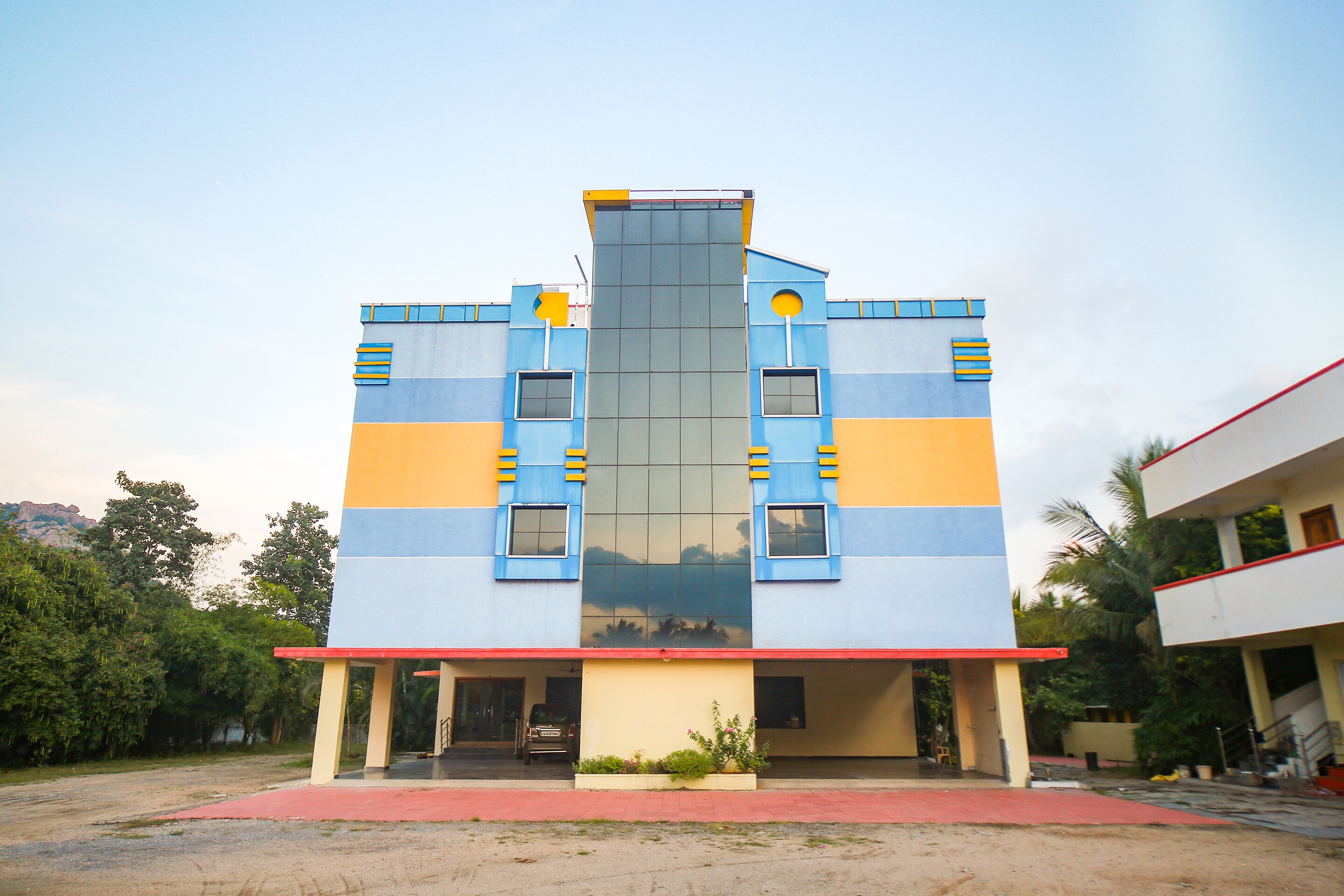 Hotel O Adhiram - Tap to explore photos