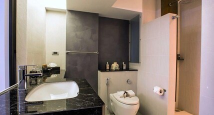 Nouvo City Hotel Room Type - Deluxe Canal Twin Room