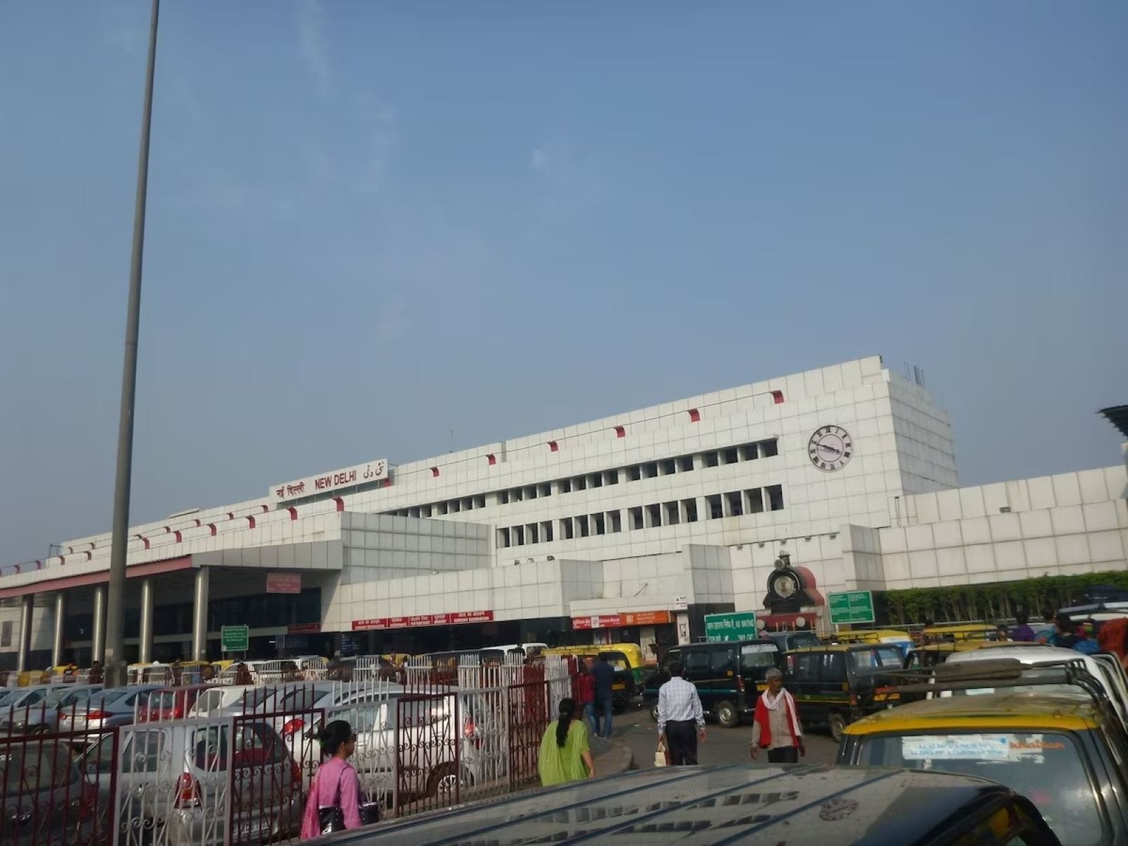 Hotel Kabeer 1 Min from New Delhi Railway Station & Connaught Place - Tap to explore photos