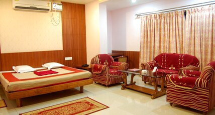 Hotel Raj Residency (200 Mtr from Bus stand and 3 Km from railway station) Room Type - SUITE ROOM