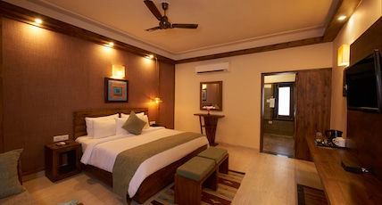 AACORN HIDEAWAY RESORT & SPA Room Type - Luxe Room (With Balcony) AACORN HIDEAWAY RESORT & SPA Room Type - Luxe Room (With Balcony)