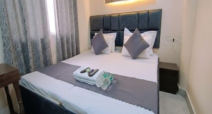 Shri Radha hotel Room Type - Deluxe Room