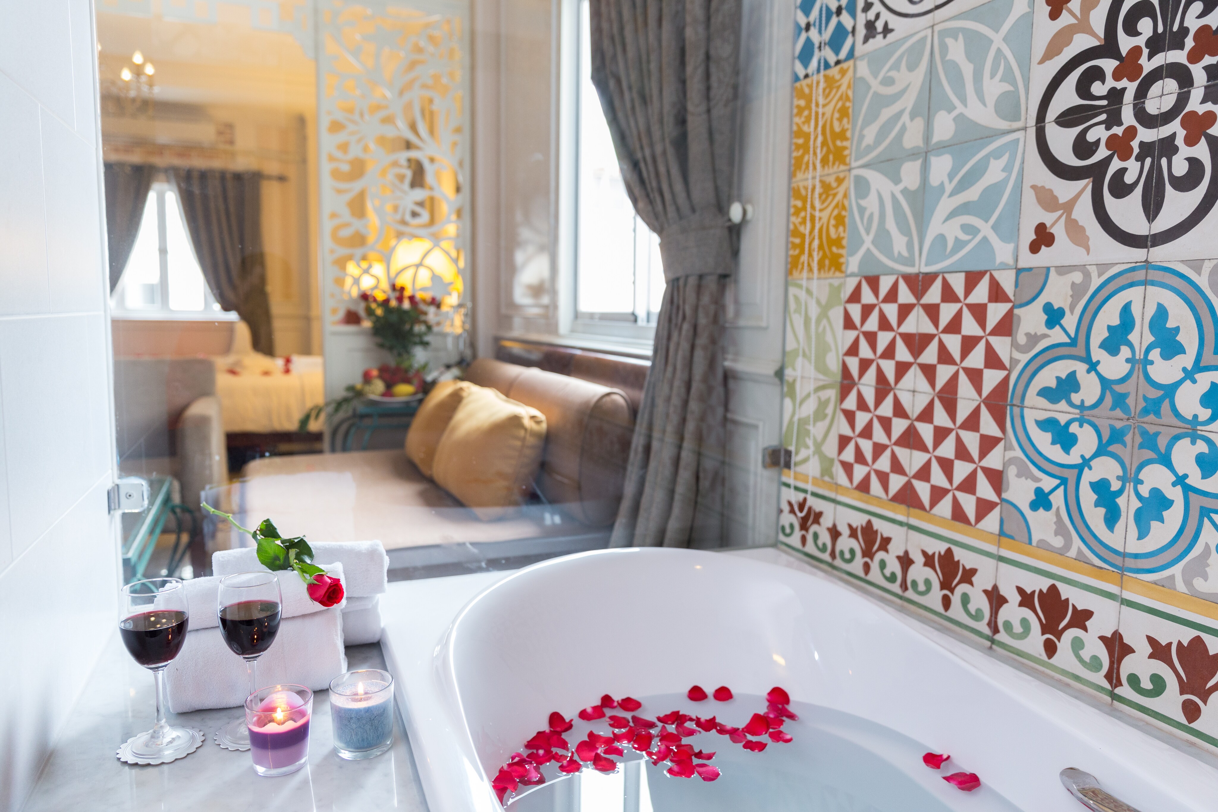 Ben Thanh Boutique Hotel - Tap to explore photos
