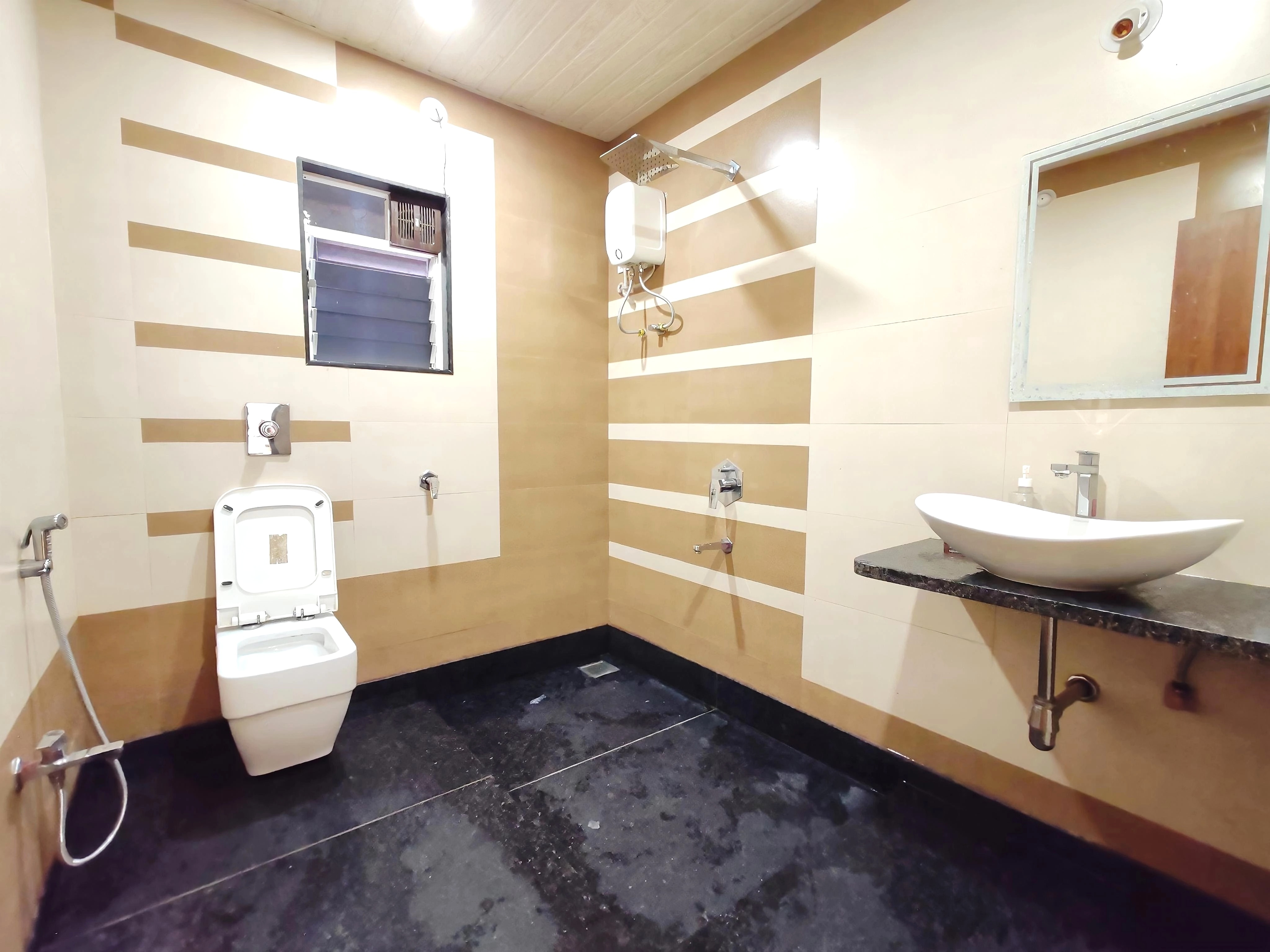 Hotel Meera Regency - Tap to explore photos