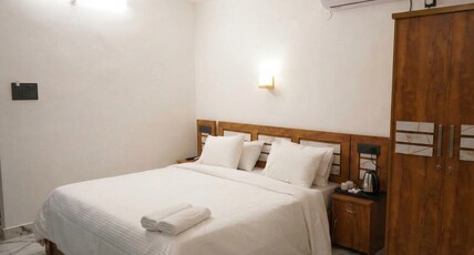 Sea View Varkala Cliff Stay Room Type - Double Room with Balcony