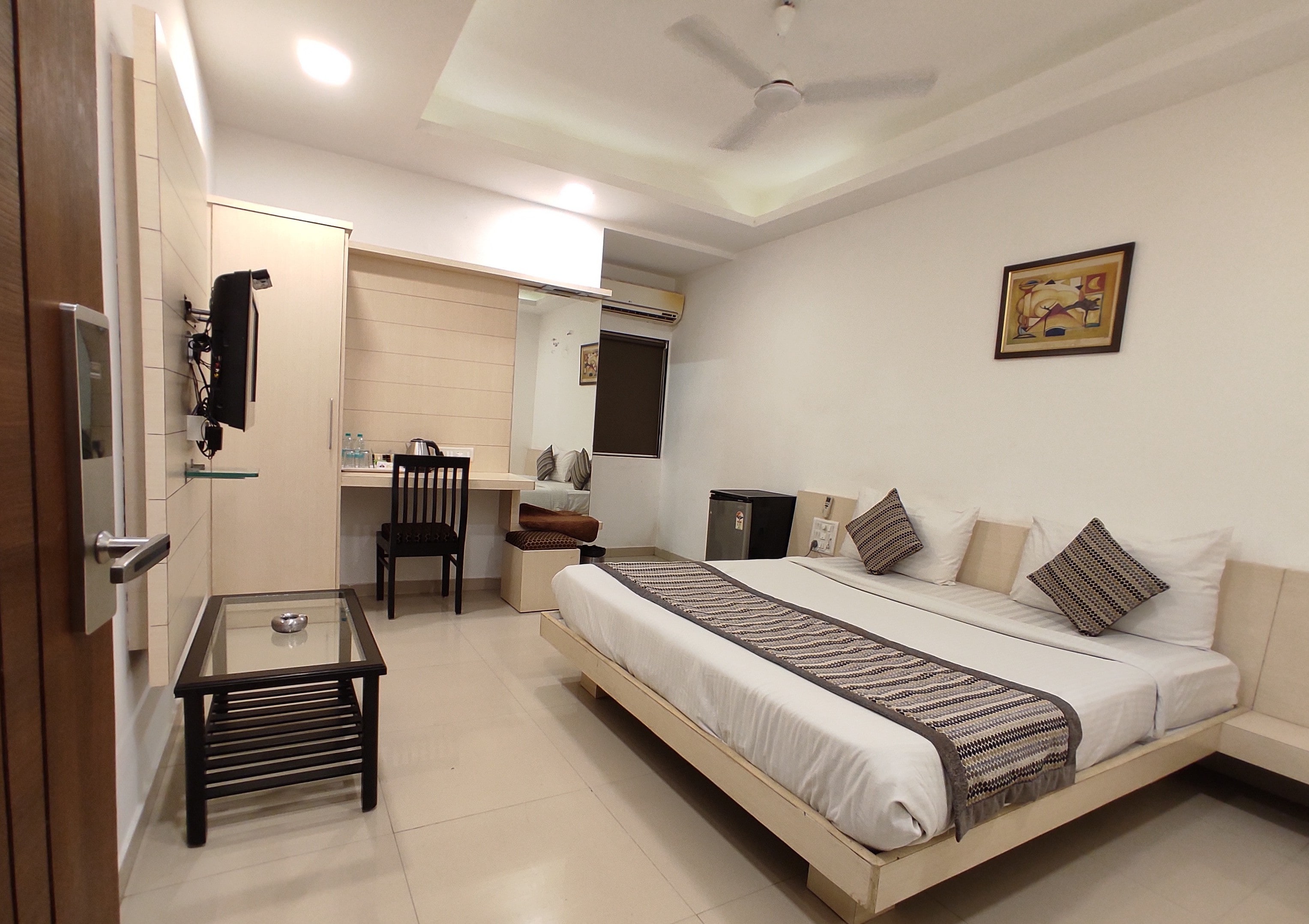 Hotel Sapphire  - Tap to explore photos