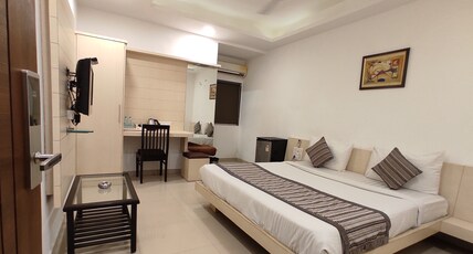 Hotel Sapphire  Room Type - Sapphire Deluxe Room