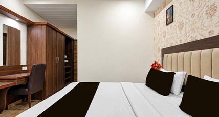 Super Townhouse JSS University Bus Stop RR Nagar Formerly Prime Bliss Room Type - Classic with Balcony Super Townhouse JSS University Bus Stop RR Nagar Formerly Prime Bliss Room Type - Classic with Balcony