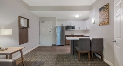Staybridge Suites Chesapeake-Virginia Beach Room Type - 2 Queen 1 Bedroom Suite Sofa Bed