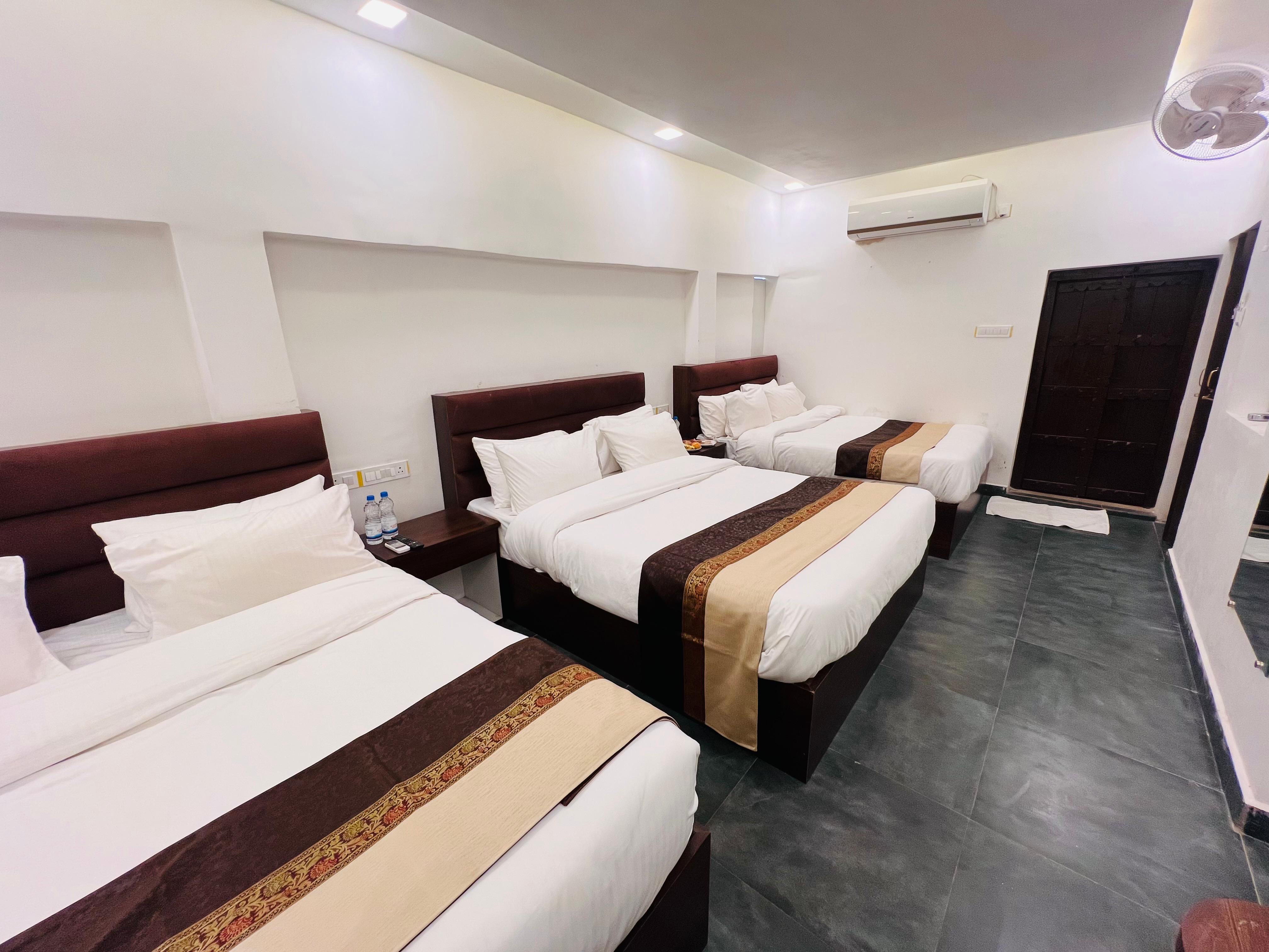 Hotel Ganges Majestic - Tap to explore photos