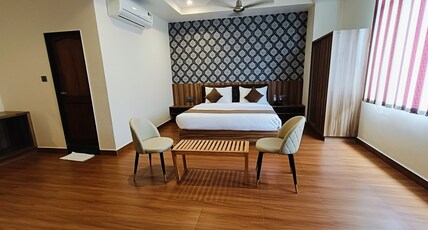 The Parmatma Hotel Room Type - Super Deluxe Room