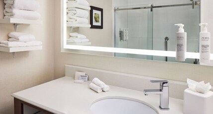 Hampton Inn by Hilton Taos Room Type - 1 KING MOUNTAINVW NONSMOK