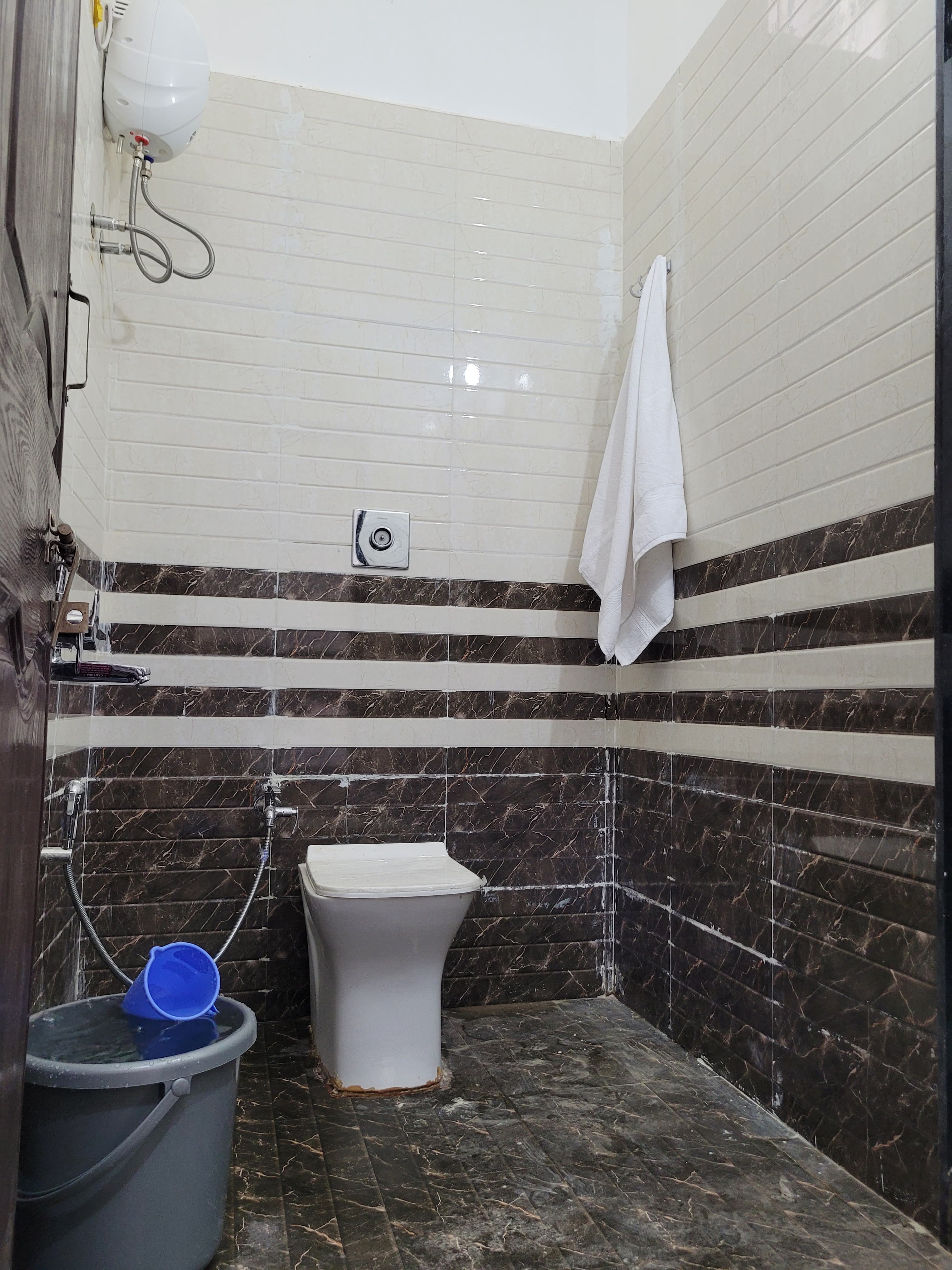 Hotel Vishwjeet In - Tap to explore photos