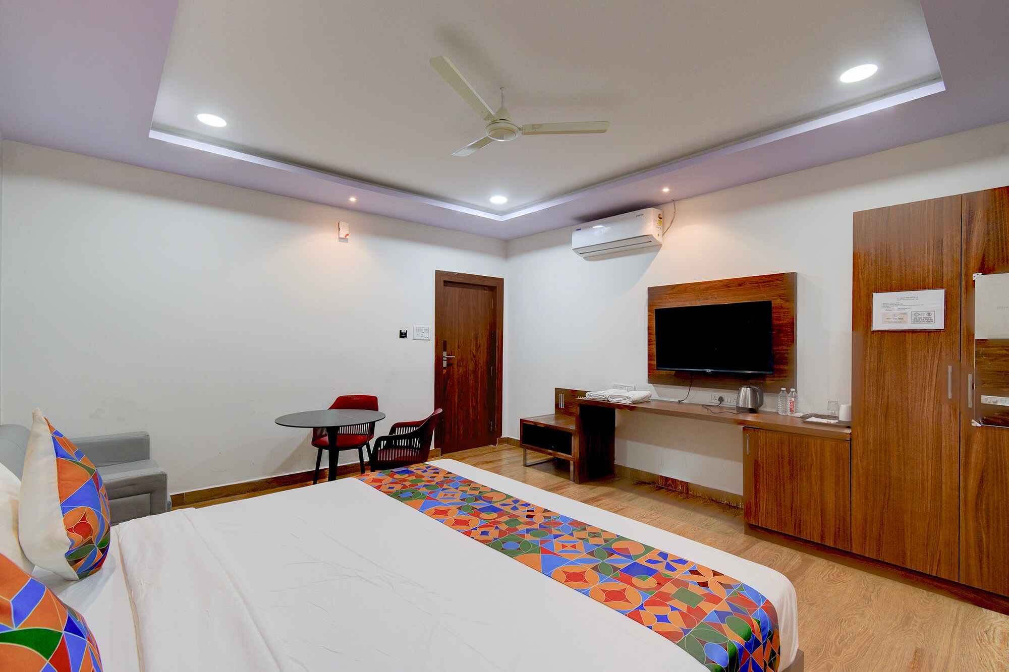 FabHotel Palm Tree - Tap to explore photos