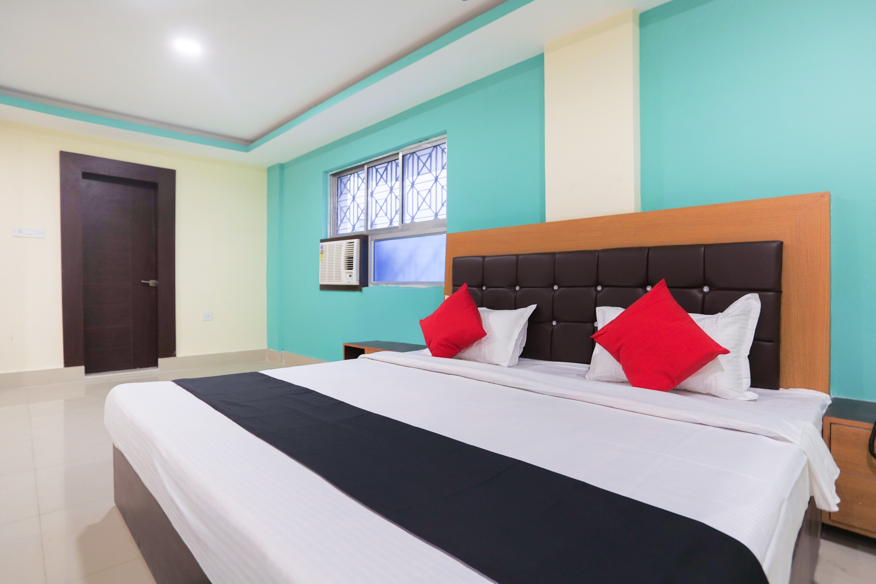 Hotel O Nakshatra. - Tap to explore photos