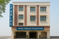 Hotel Pablas International (Near Metro)