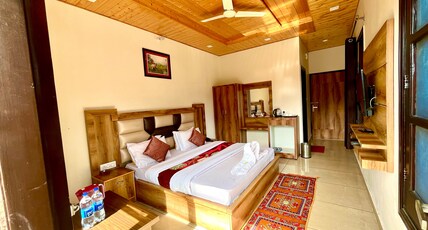 Hotel Forest View Room Type - Super Deluxe Room  (Mountain View)