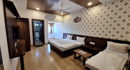 Hotel Candle Wood & Restaurant Room Type - Three Bed Room