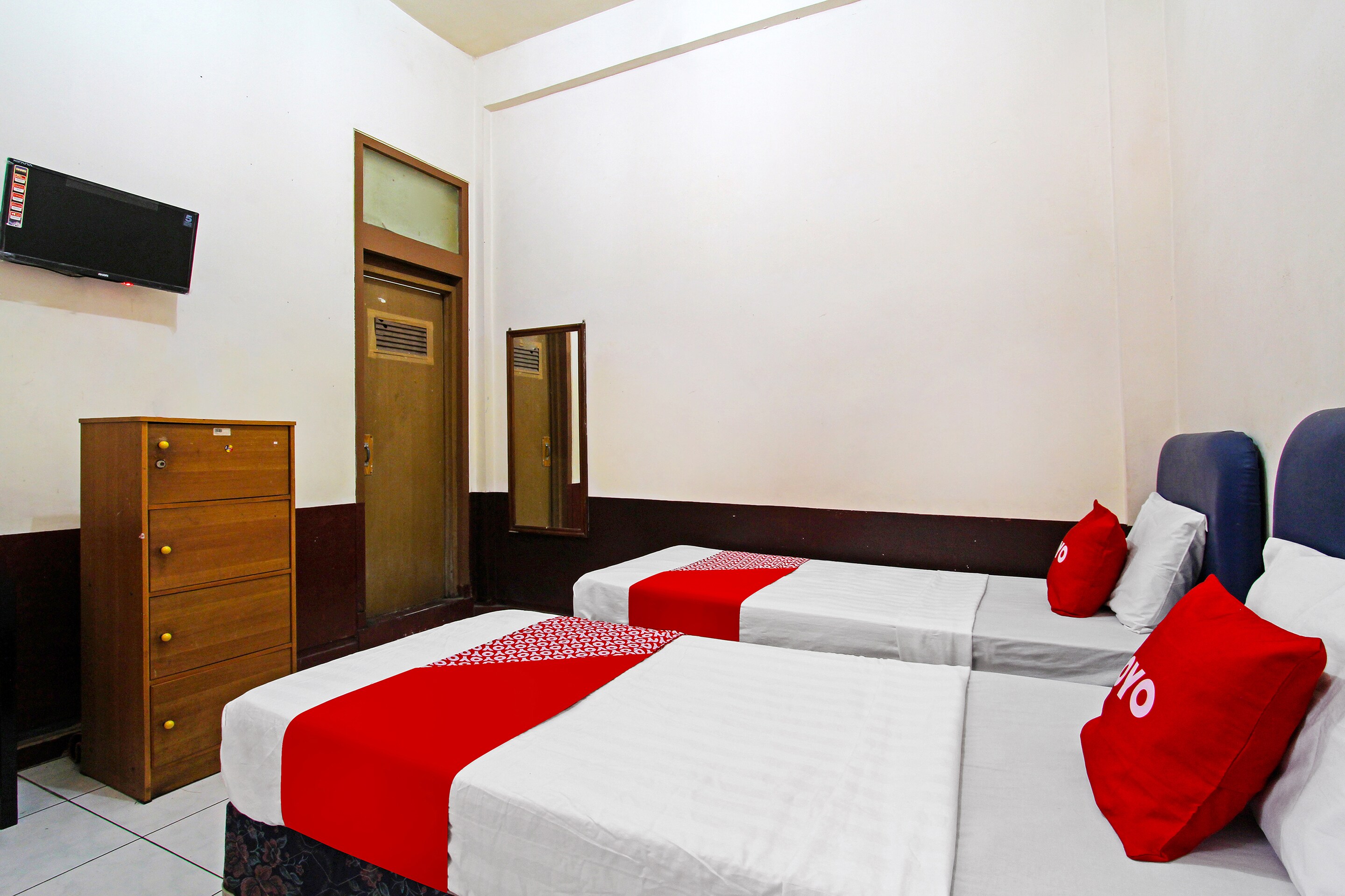 Hotel O Mutiara - Tap to explore photos