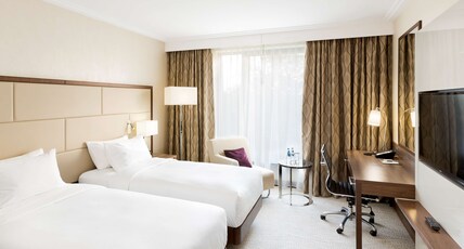 DoubleTree By Hilton Hotel & Conference Centre Warsaw Room Type - TWIN ROOM GARDEN VIEW