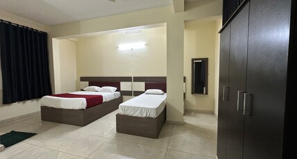 Golden Residency Room Type - Deluxe room 