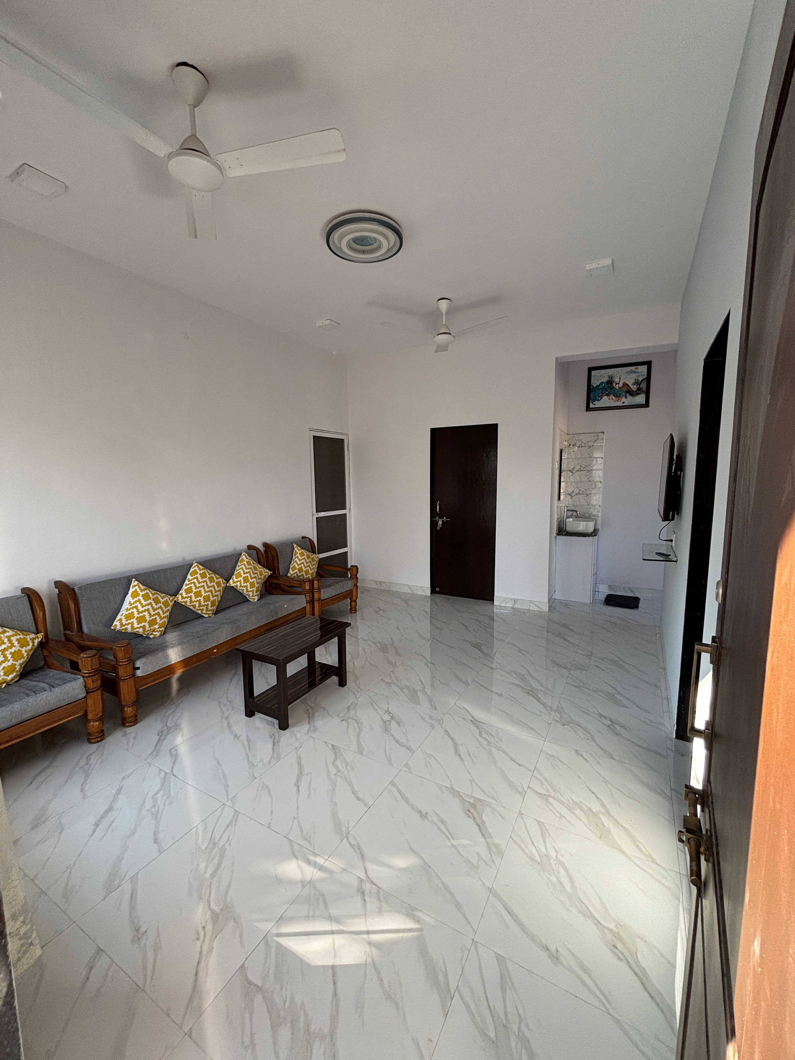 White Haven Homestay - Tap to explore photos
