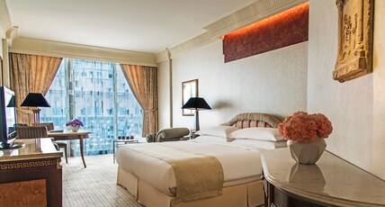 InterContinental PHOENICIA BEIRUT Room Type - 1 King Premium Marina View Balcony