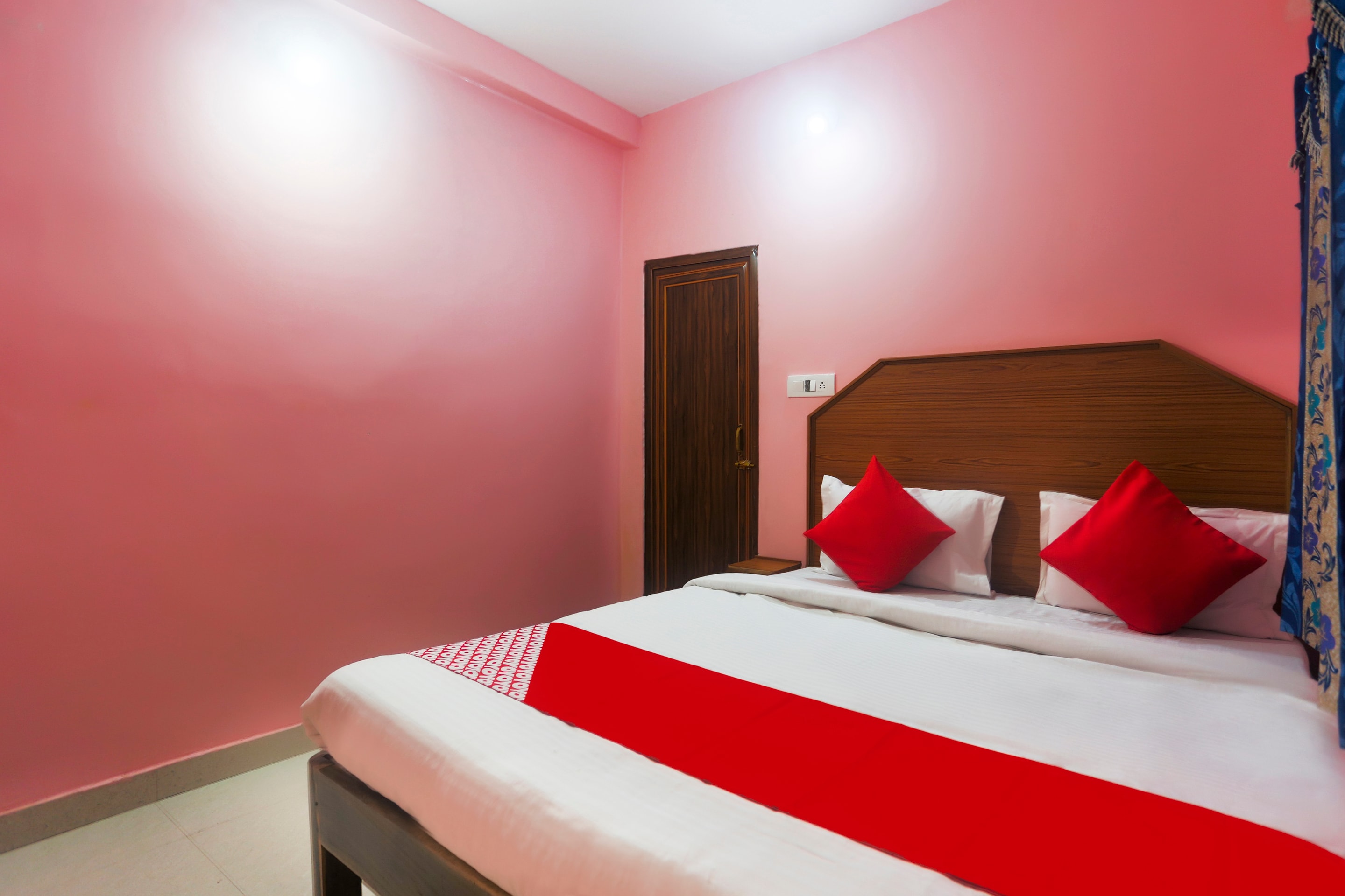 Hotel O Shriram Hotel - Tap to explore photos