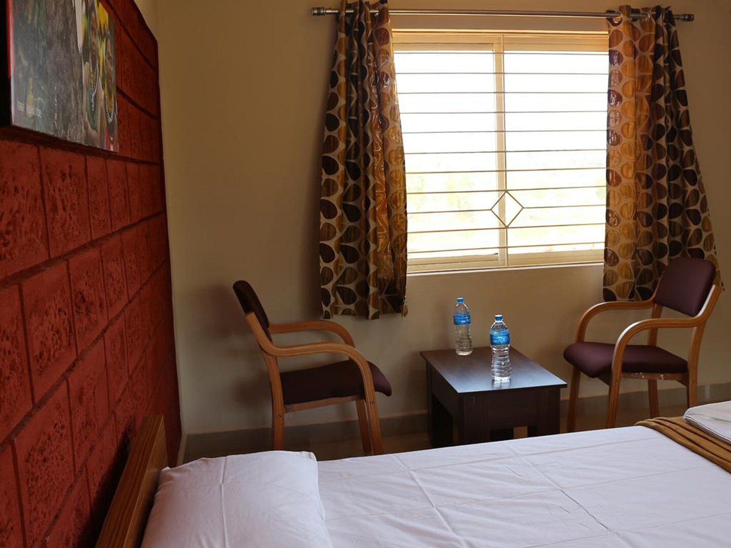 Kinara Homestay | Rooms & Restaurant - Tap to explore photos