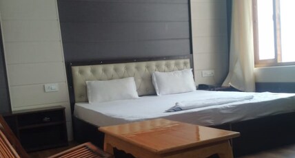 Hotel Peak View Room Type - Deluxe Room