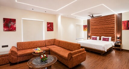 Stayzo Scheme 114 Vijay nagar Room Type - Suite Room