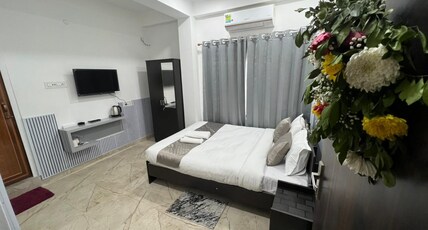 SKB STAY INN Room Type - FAMILY ROOM WITH BALCONY