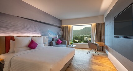 Novotel Vijayawada Varun Room Type - Superior Room - Queen Bed
