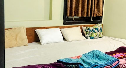 Hotel Ratnam Palace Room Type - Family Room for 6 Person (3rd Floor) Hotel Ratnam Palace Room Type - Family Room for 6 Person (3rd Floor)