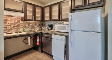 Staybridge Suites ALBUQUERQUE NORTH, an IHG hotel Room Type - 2 Bedroom Suite 1 King 2 Queen Accessible