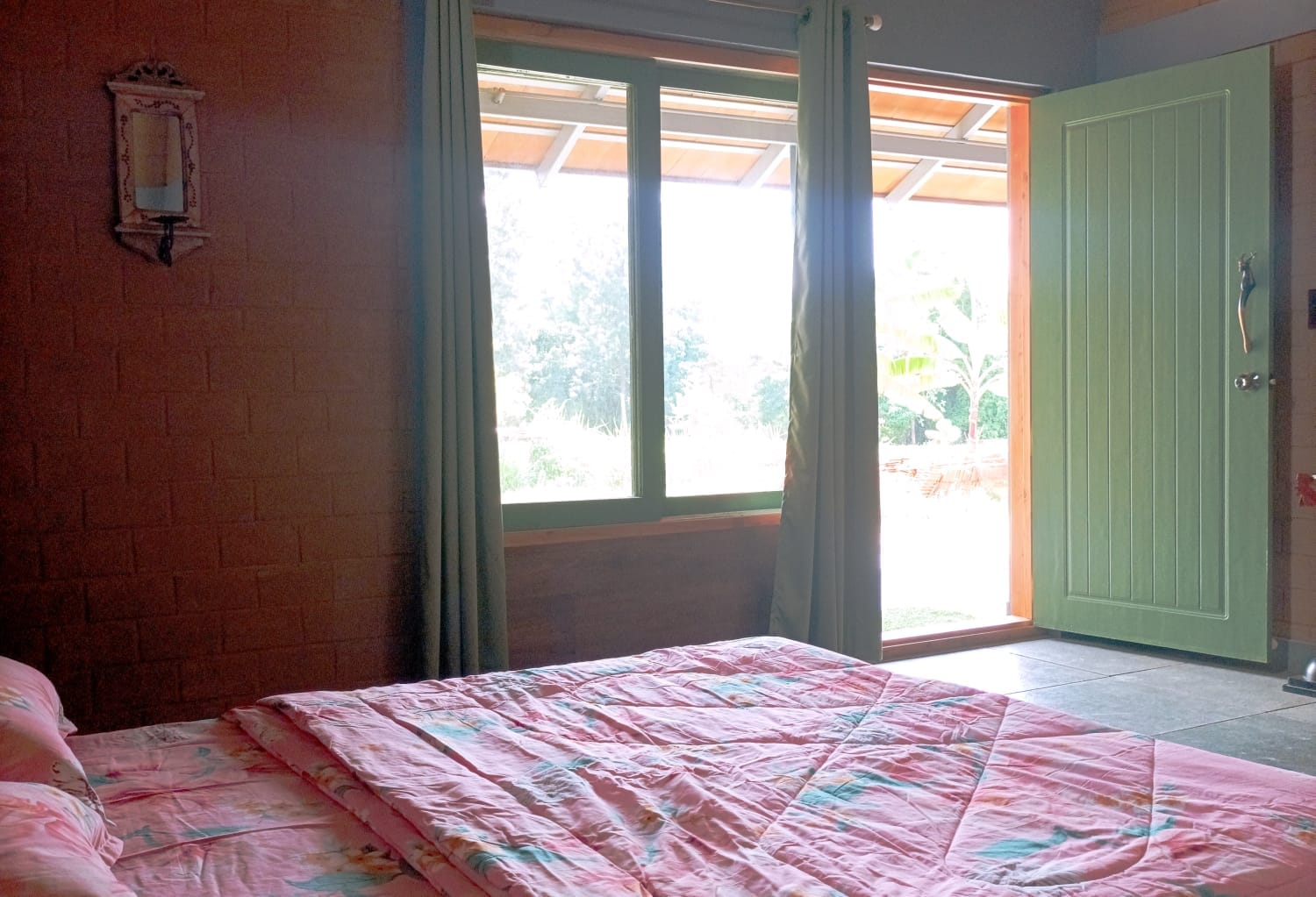 Sunnyside Homestay - Tap to explore photos