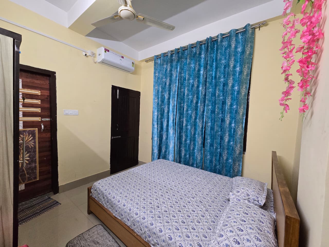 Srishti's Heaven Homestay | Private 1BHK - Tap to explore photos