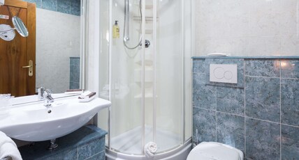 La Villa, Sure Hotel Collection by Best Western Room Type - 1 Queen Bed, Non-Smoking, Executive Room, Sofabed, Coffee And Tea Maker, Bathrobe La Villa, Sure Hotel Collection by Best Western Room Type - 1 Queen Bed, Non-Smoking, Executive Room, Sofabed, Coffee And Tea Maker, Bathrobe