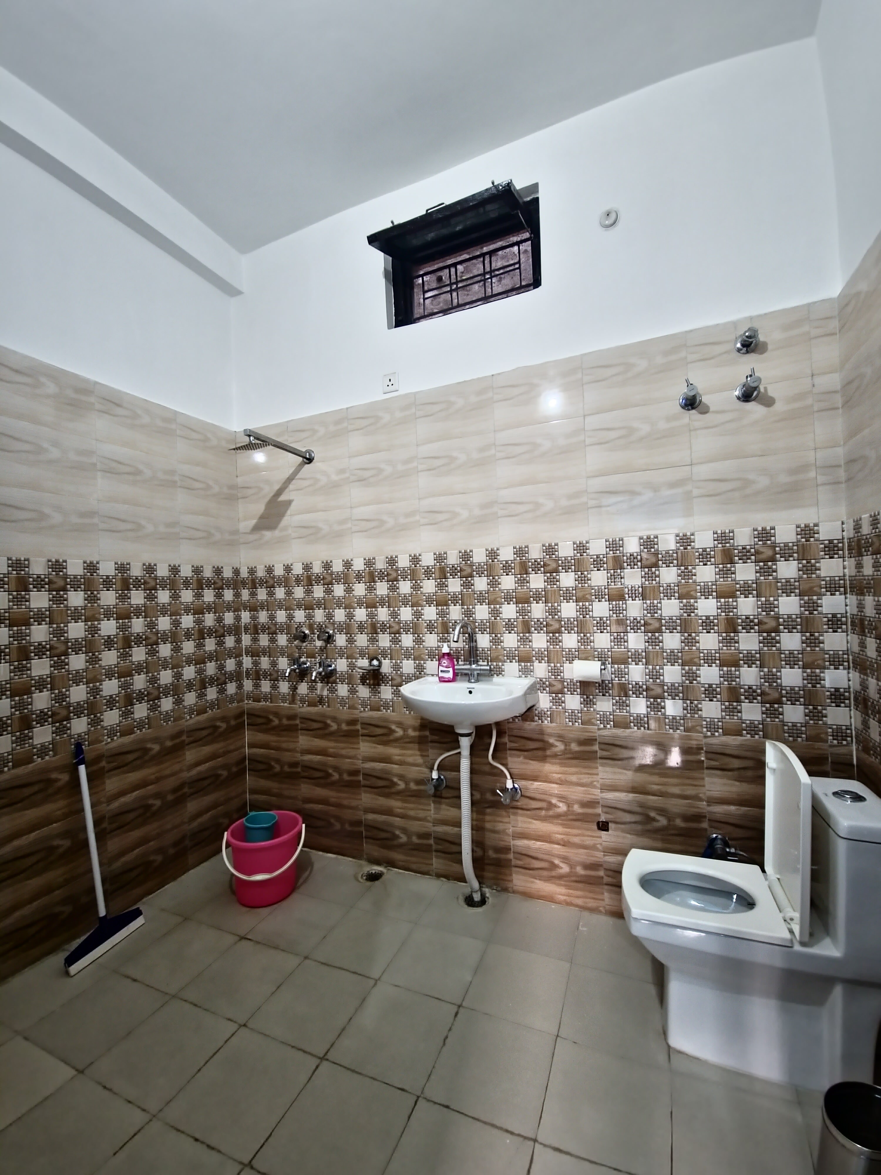 Karwaan Homestay - Tap to explore photos
