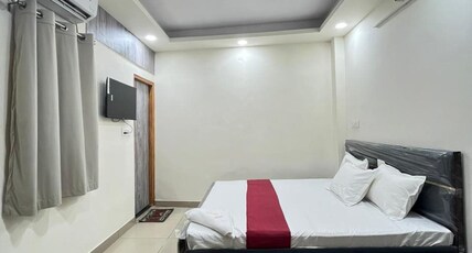 Hotel Kat Grand inn Near Anand Vihar By KAT Group Room Type - Standard room Hotel Kat Grand inn Near Anand Vihar By KAT Group Room Type - Standard room
