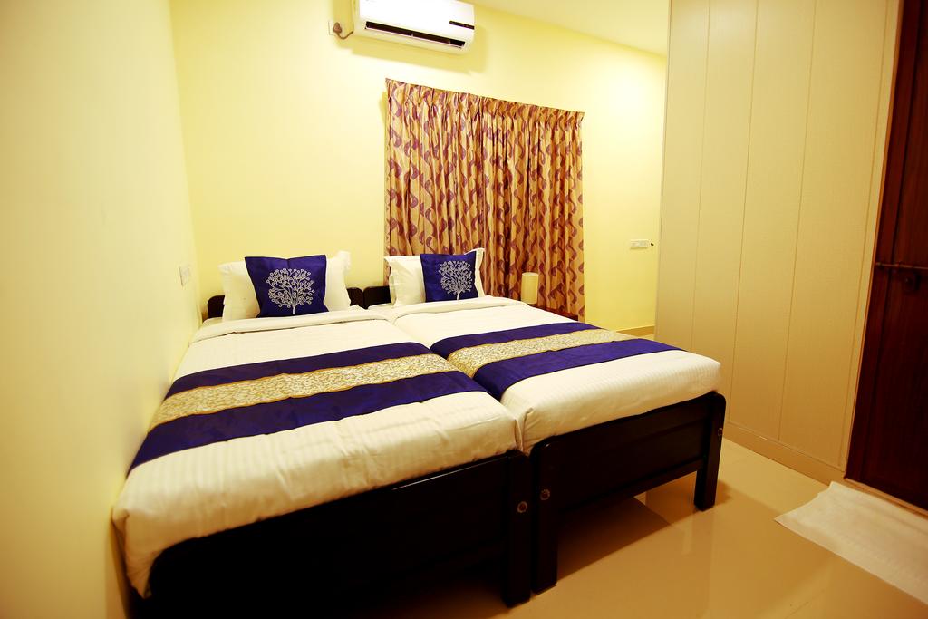 Geo Holiday Home | Rooms & Wi-Fi - Tap to explore photos