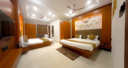 Hotel Narmada Palace Room Type - Family Room with Temple View (No lift )