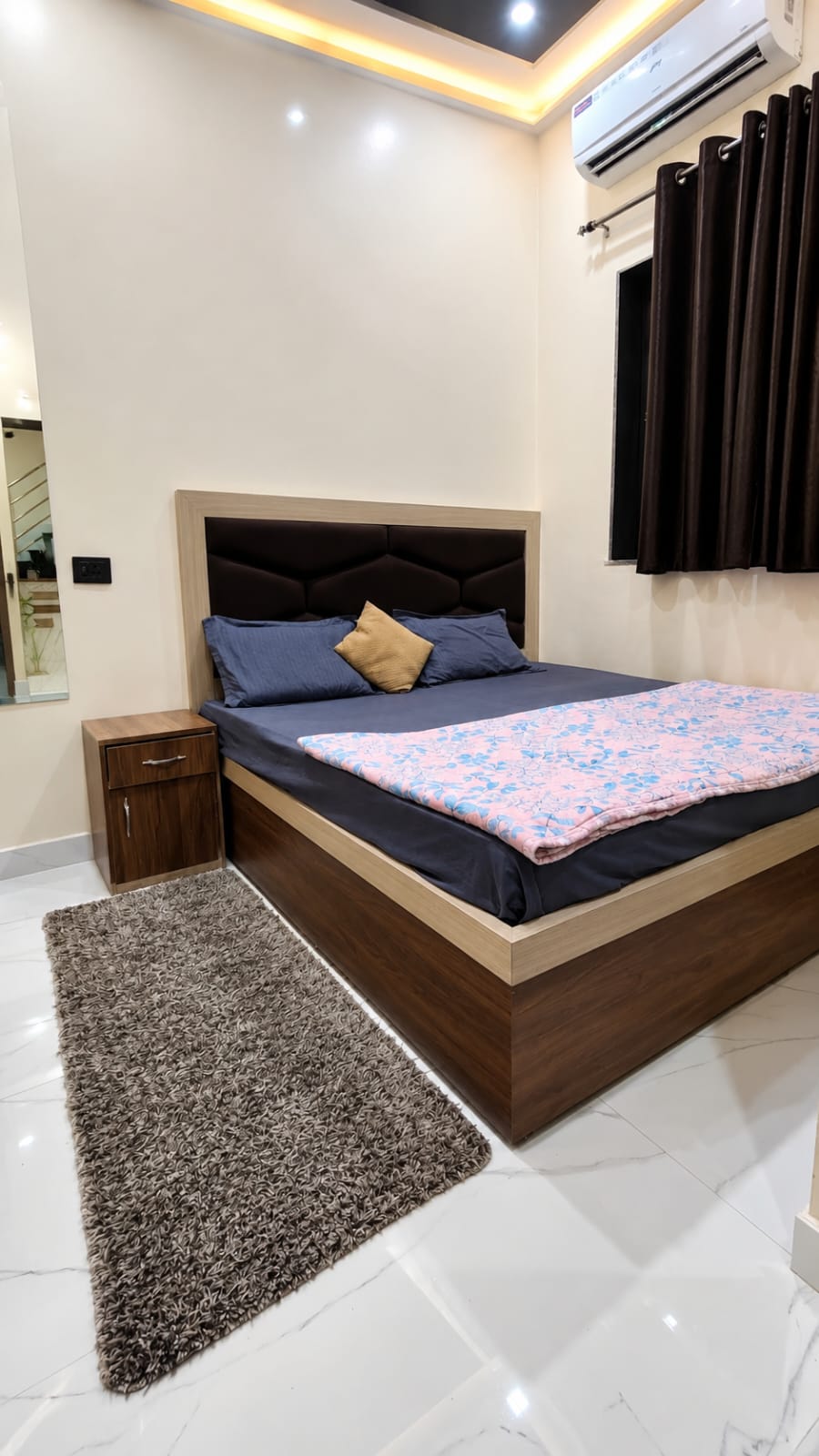 Shri Ladli Ji Home Stay - Tap to explore photos