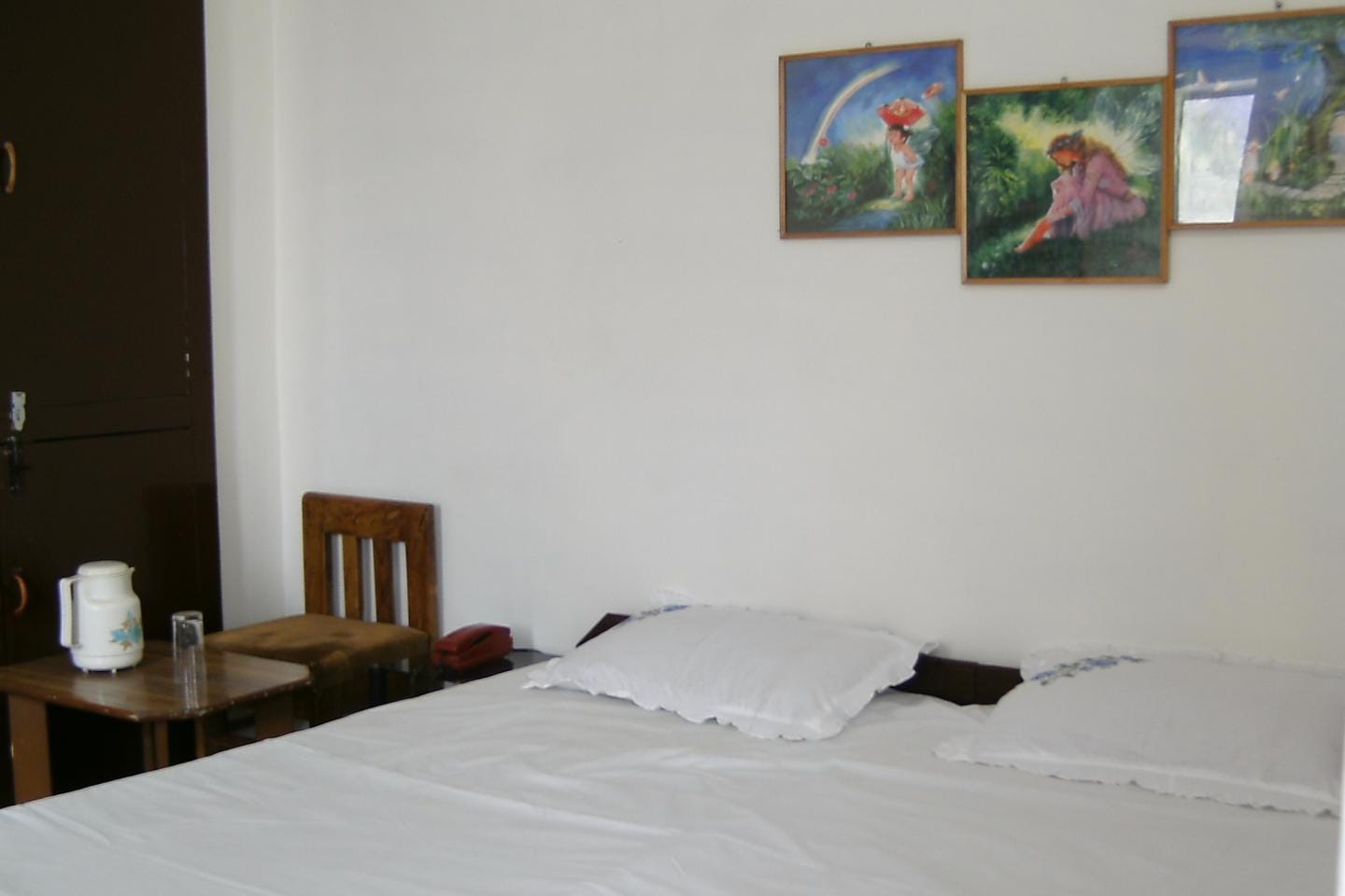 Hotel Grace - Tap to explore photos