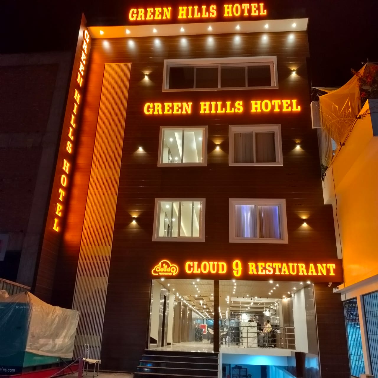 Green Hill's Hotel - Tap to explore photos